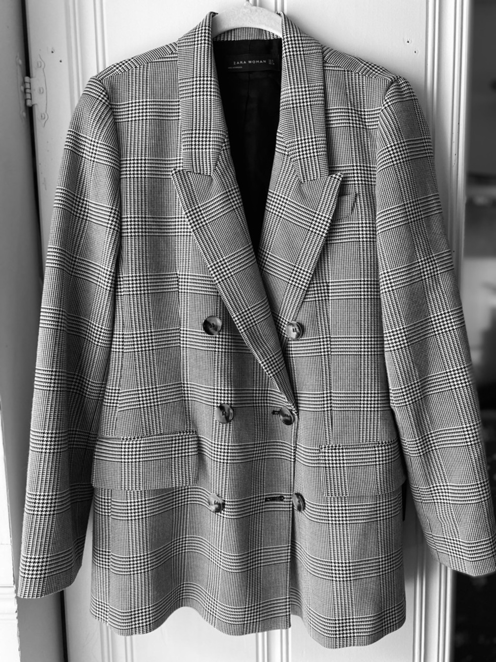 Zara Woman- black & white Plaid Double-Breasted Blazer. Like new
